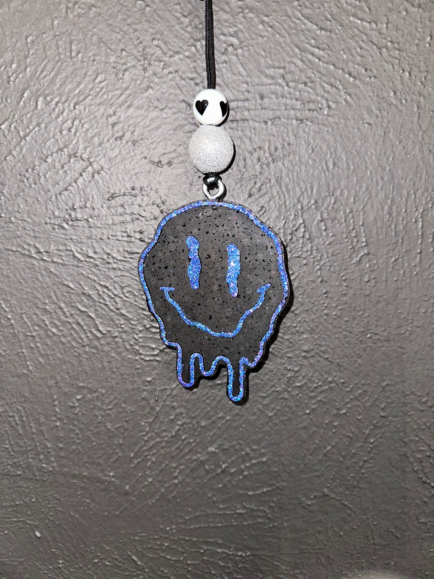 Dripping Smiley Face Freshie